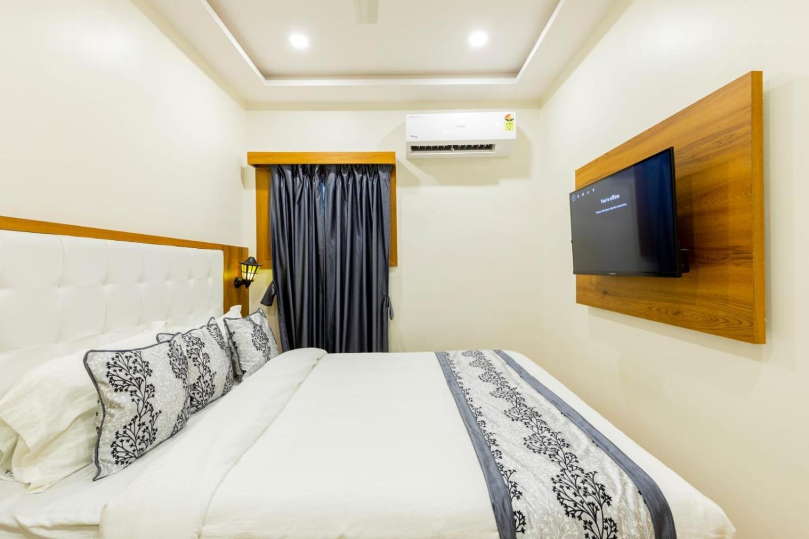Hotel Village Residency — Photos 1